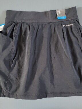 NWT COLUMBIA Womens Omni Shade Short Skort Black Active Fit Small Side Pockets